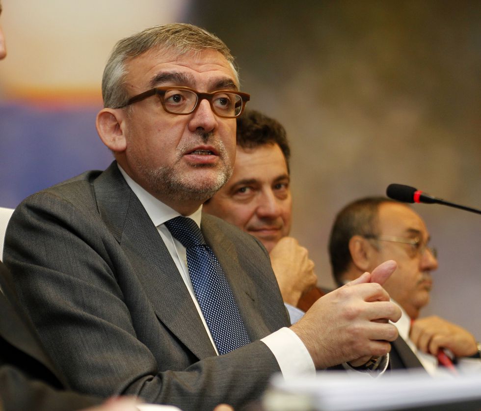 Alfonso López deja la carrera por la presidencia ejecutiva