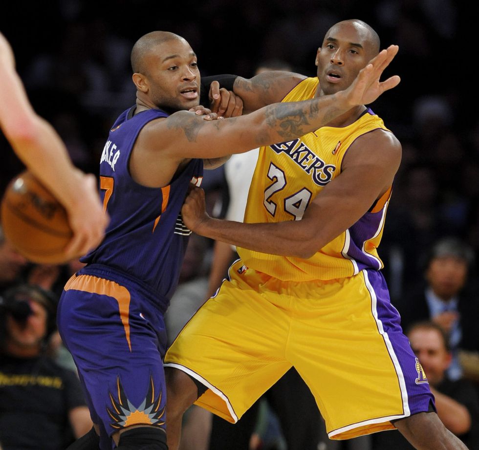 Kobe Bryant sigue mejorando y los Lakers siguen perdiendo