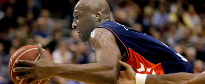 La aventura de Lamar Odom da otro paso atrás: viaja a EE UU La aventura de Lamar Odom da otro paso atrás: viaja a EE UU