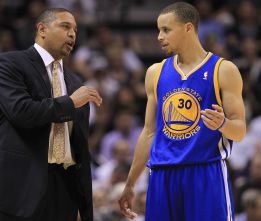Curry muestra su desacuerdo por la destitución de Mark Jackson
