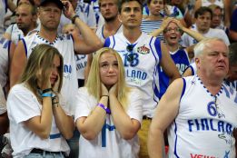 Nueva Zelanda pasa y deja fuera a una cansada Finlandia