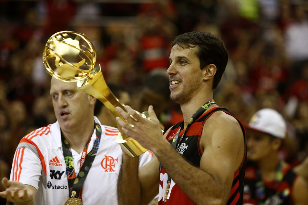 El Flamengo remonta en la vuelta y gana la Intercontinental