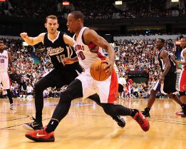 DeRozan dirige a los Raptors en la vuelta de la NBA a Vancouver