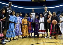 Minnesota se muda a Ciudad de México para recibir a los Rockets