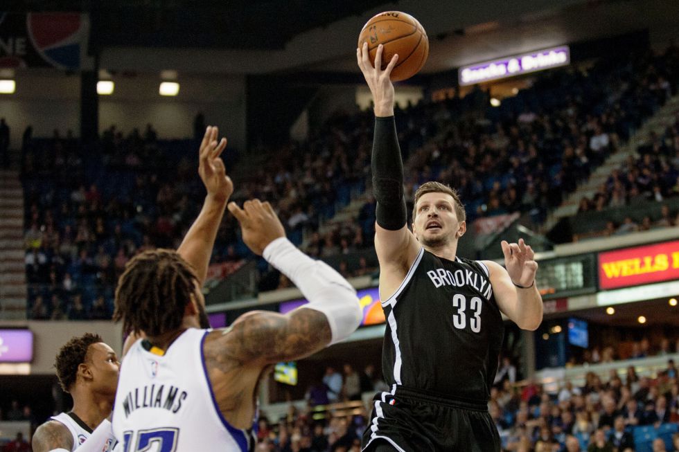 Mirza Teletovic dice adiós a lo que queda de temporada