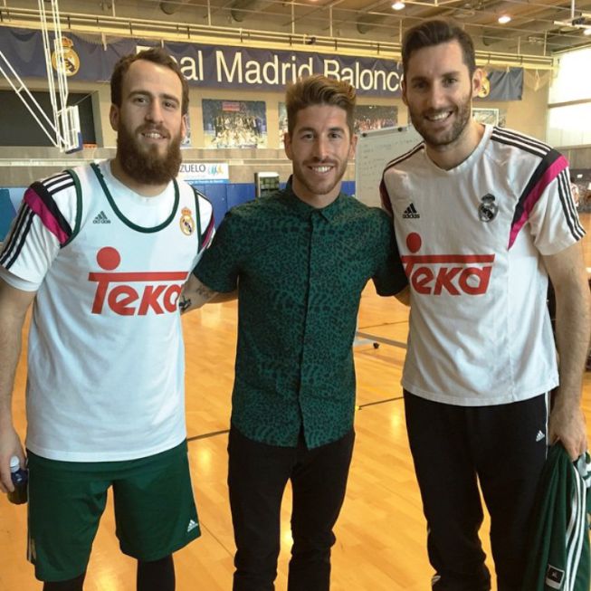 Sergio Ramos visitó a sus compañeros del baloncesto