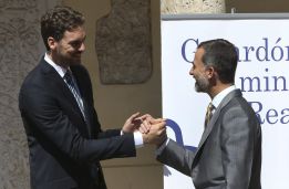 El Rey entrega un premio a Pau Gasol: "Eres un gran ejemplo"