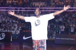 Kobe da lecciones a Russell y Erving le situa entre los mejores