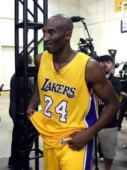 Kobe Bryant descarta salir de los Lakers: "Sangro púrpura y oro"