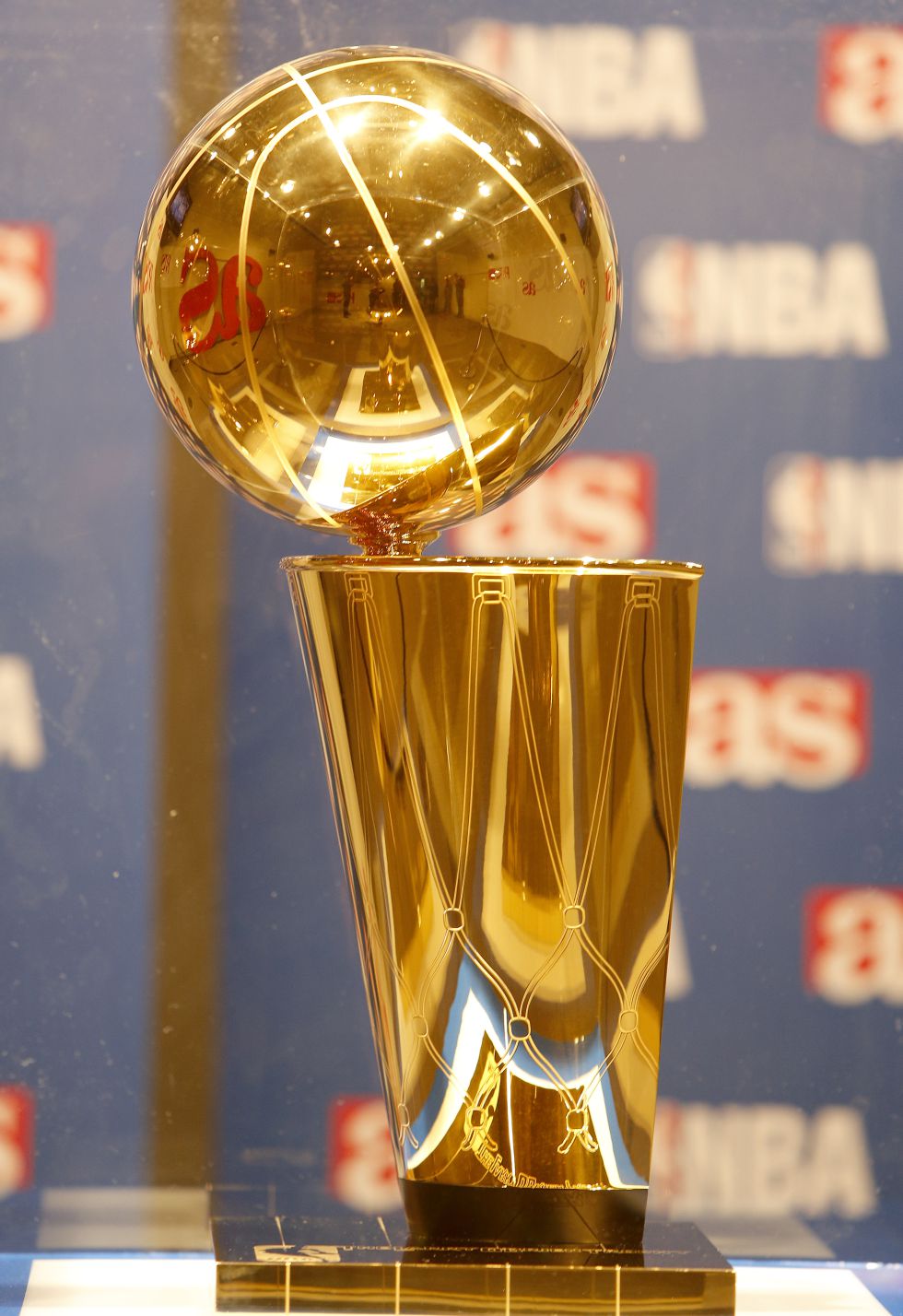 ¿Cómo se llama la Copa de la NBA?
