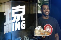 LeBron James firma de por vida con Nike, algo nunca hecho