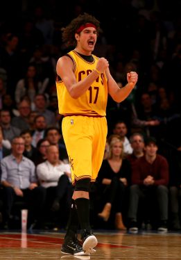 Los Warriors se refuerzan con un ex de LeBron: Varejao