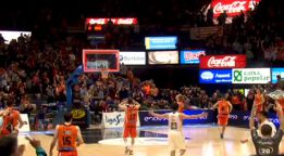 El triple de LLull frente al Valencia Basket