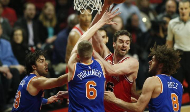 Kristaps Porzingis, jugador de la NBA, comentó que sería un honor jugar con Pau Gasol en los Knicks.