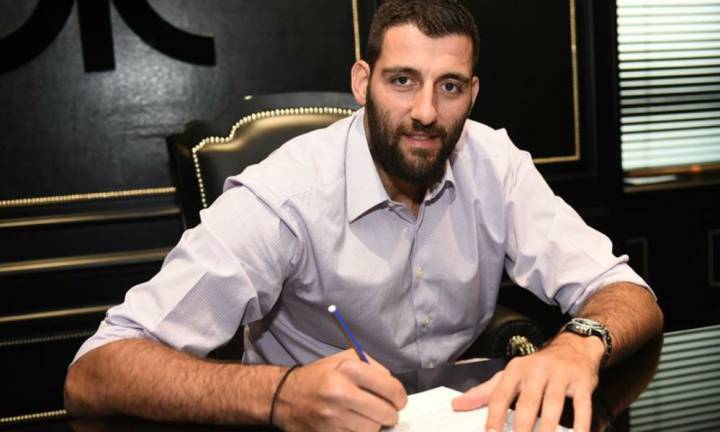 Bourousis, MVP de la ACB 2016, firma con el Panathinaikos