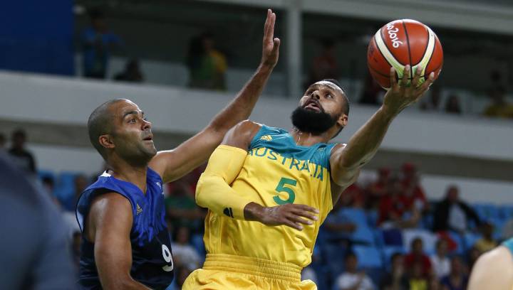 Australia sorprende a Francia y Serbia vence a Venezuela
