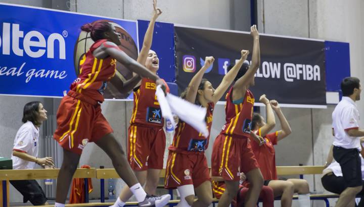 La Sub-16 gana el oro y las chicas firman el pleno en Europa