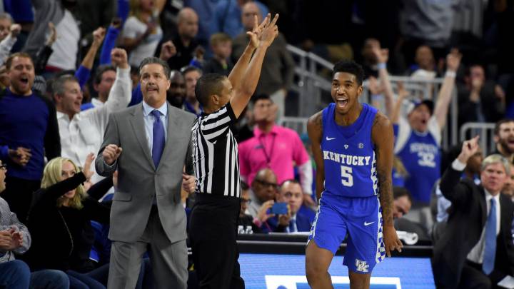Malik Monk celebra el triple que colocó el 103-100 ante Carolina del Norte.