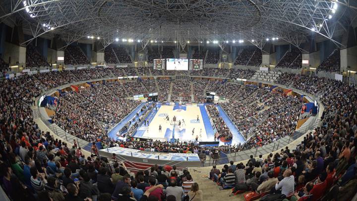 El Fernando Buesa Arena de Vitoria, con capacidad para 15.000 espectadores, acogerá desde mañana la Copa del Rey. 