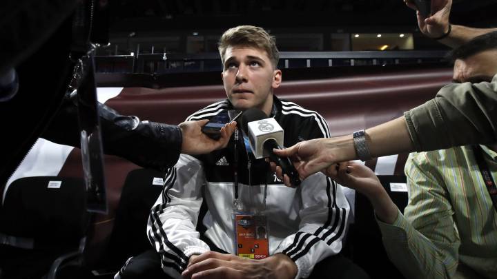Luka Doncic, jugador del Real Madrid, contesta a los medios tras el entrenamiento.