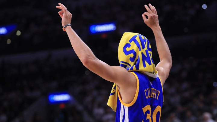 Los Warriors de Curry adelantan a los Bulls de Michael Jordan
