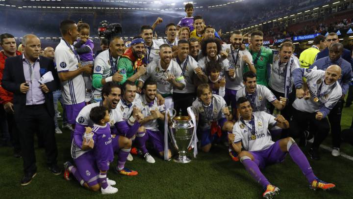Los jugadores del Real Madrid celebran la consecución de la duódecima Champions League del club blanco.