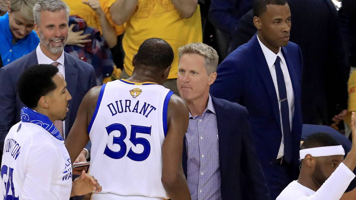 NBA: Stephen Curry reventó a LeBron James en arranque de los playoffs NBA: Stephen Curry reventó a LeBron James en arranque de los playoffs