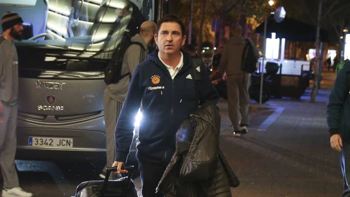 Xavi Pacual, entrenador del Panathinaikos, a su llegada a Barcelona para un partido de la Euroliga.