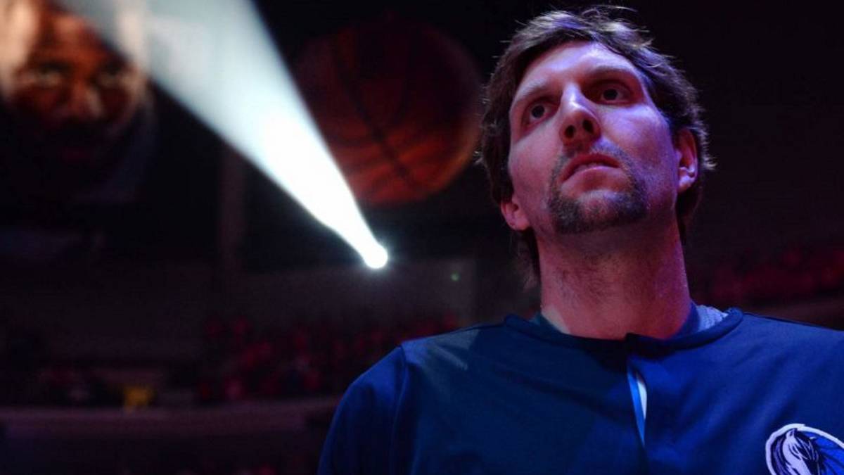 Dirk Nowitzki seguirá vistiendo el uniforme de los Mavericks