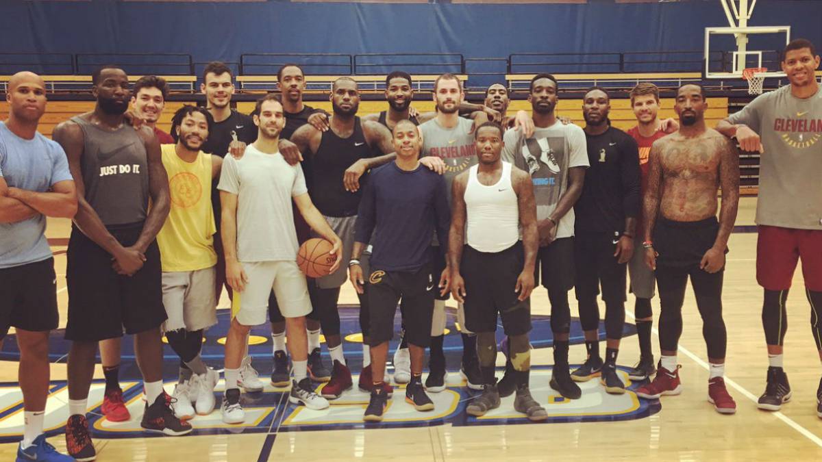 LeBron presume de equipo con Calderón y... ¡Kendrick Perkins!