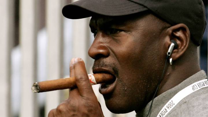 Michael Jordan: un puro antes de los partidos y ahora, ¡seis al día!