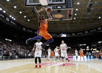 El Valencia barre al Zaragoza en un día perfecto de 'Saneme'