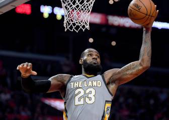LeBron compara el crecimiento de los Lakers con el de los Warriors