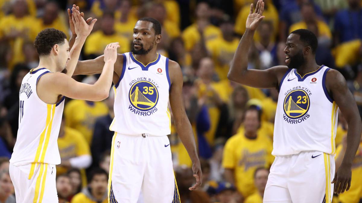 Warriors abren como favoritos en las apuestas