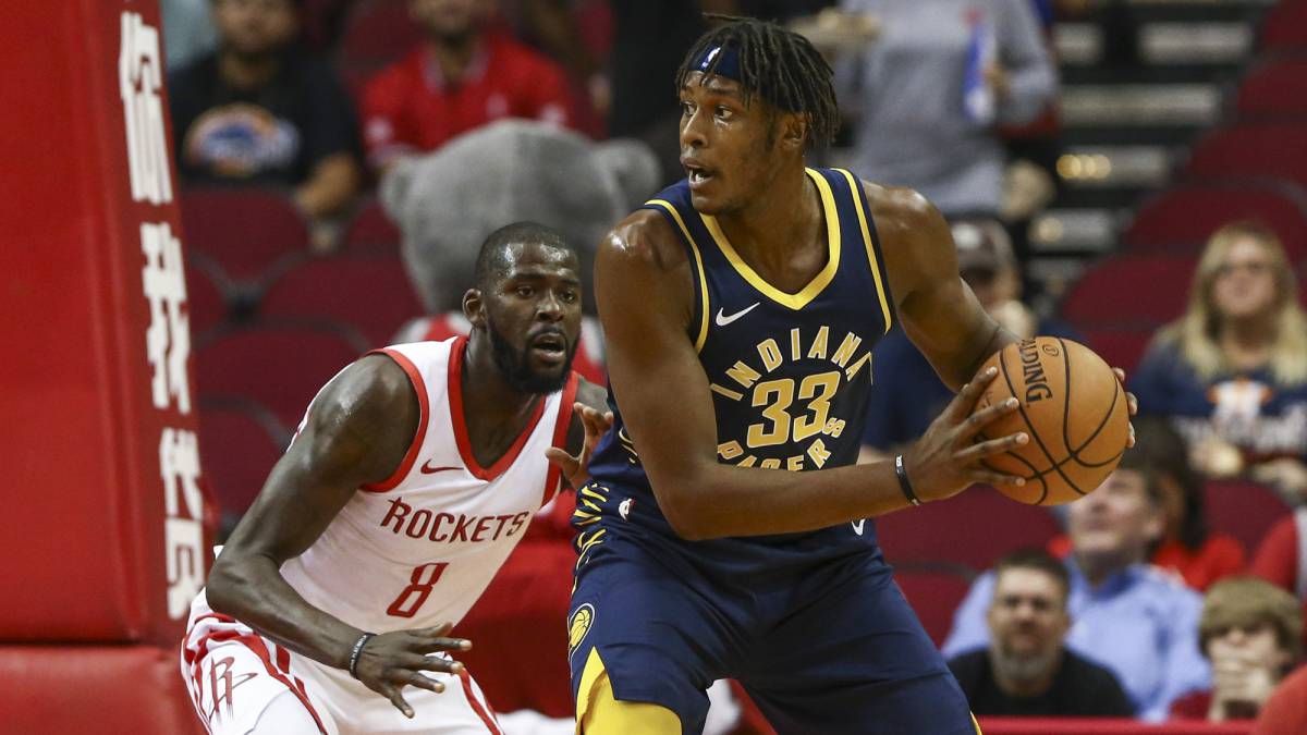 Myles Turner, durante esta pretemporada contra Houston Rockets.