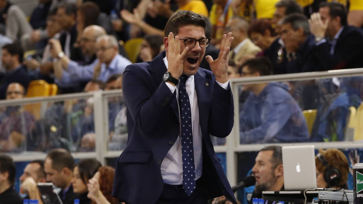 Katsikaris: "En los Jazz hay una jugada que se llama Spanoulis"