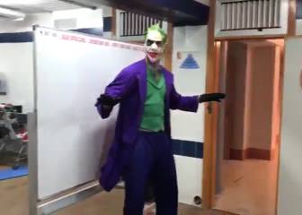 O'Leary celebra Halloween: llegó al partido disfrazado de 'Joker'