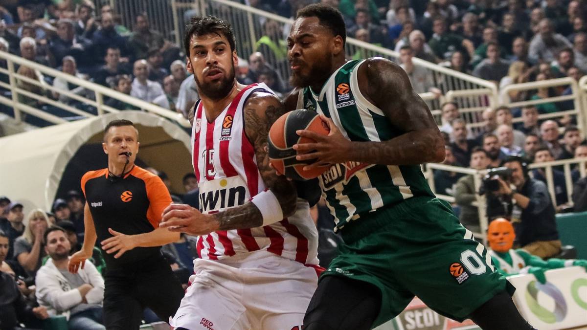 Giorgos Printezis y DeShaun Thomas