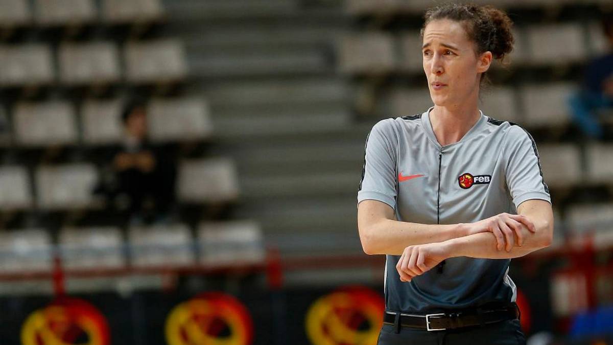 Habrá tres árbitras en un partido de la Liga Dia y otro de la LEB