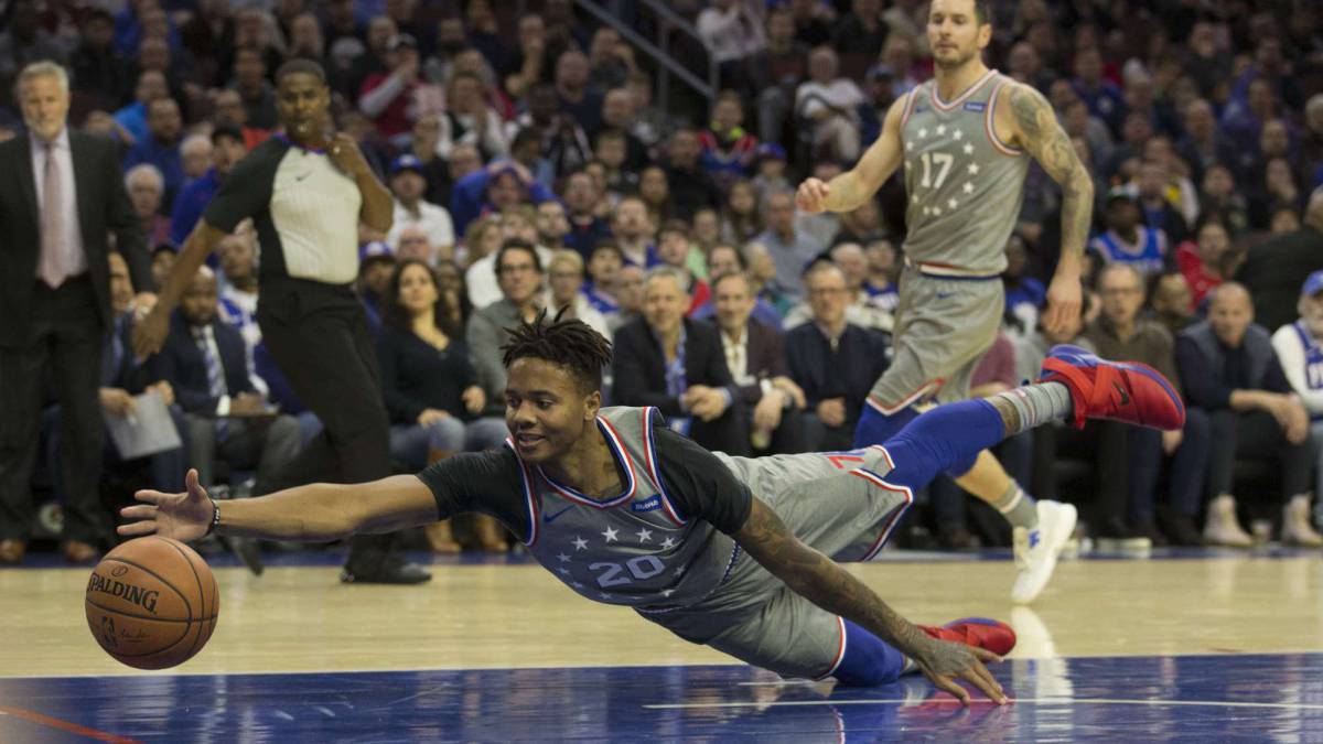 Sigue el drama para Fultz: para otra vez por el hombro lesionado