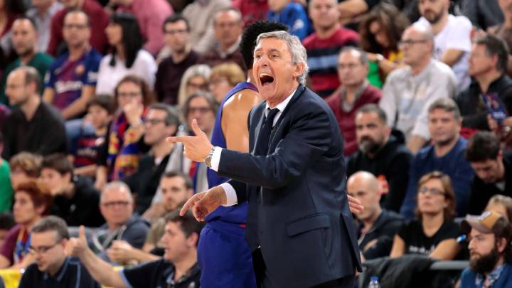 El entrenador del Barcelona, Svetislav Pesic, durante el partido ante el Real Madrid.