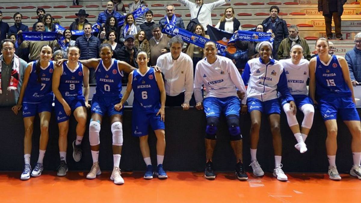 Al Perfumerías Avenida le basta un cuarto para ganar en Francia