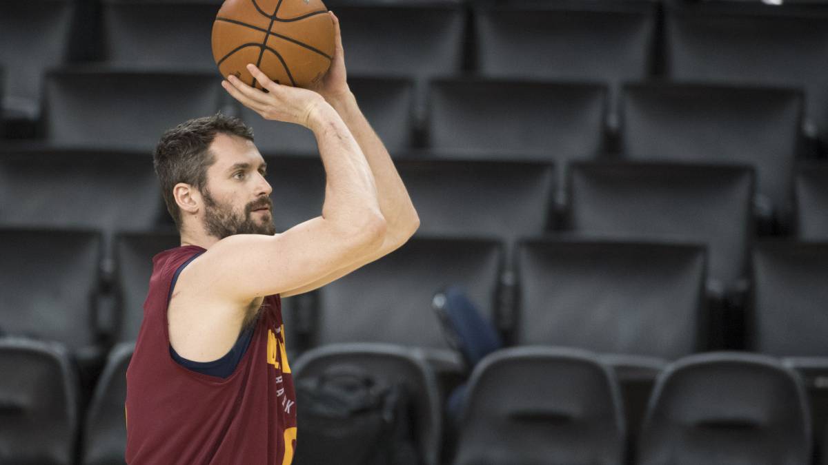 Kevin Love sospecha que los Cavs le pueden traspasar