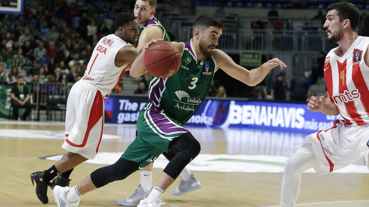 El Unicaja frena su minicrisis ante el Estrella Roja