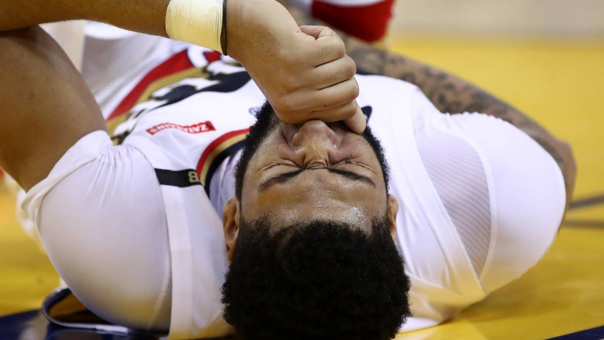 Anthony Davis, con una lesión en un dedo, baja de 1 a 2 semanas