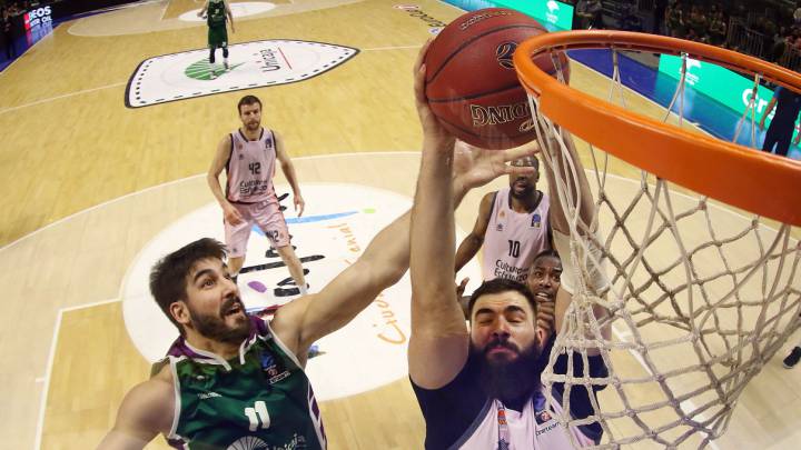 El Valencia vuelve a someter al Unicaja y será primero de grupo