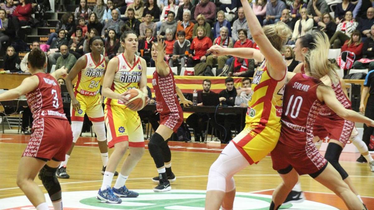 El Uni Girona gana por 10 y se mete en los octavos de final
