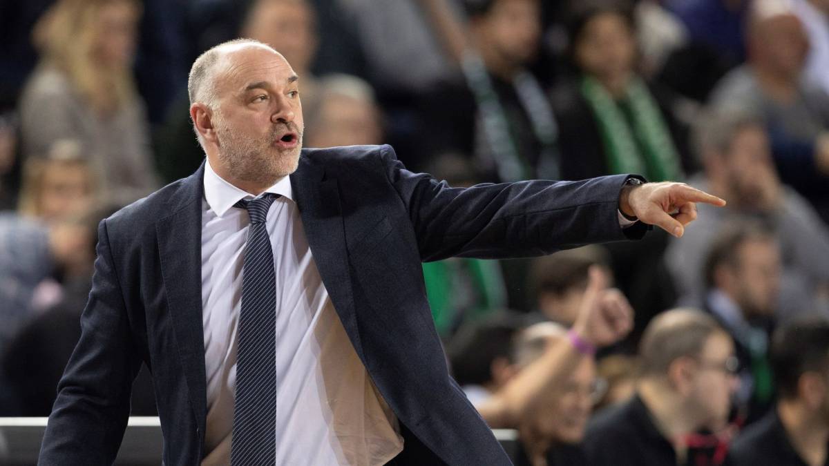 Laso: "No nos planteamos fichar a un base antes de la Copa"