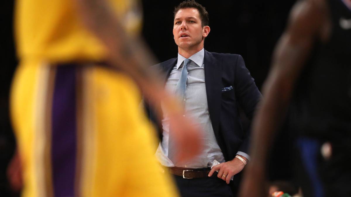 Sigue el desastre en los Lakers: Lonzo, casi sin opciones de jugar