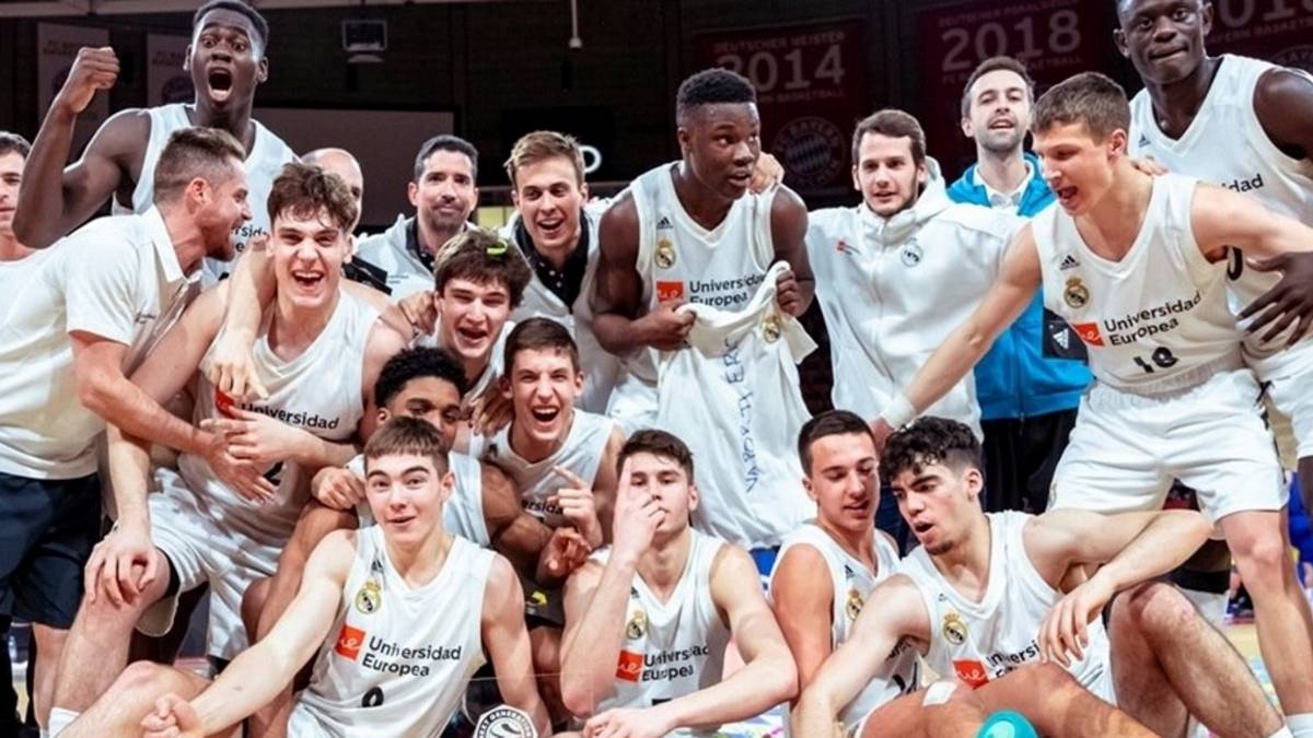 El Madrid júnior, campeón del torneo de Múnich que le dio el billete para la fase final de Vitoria.
